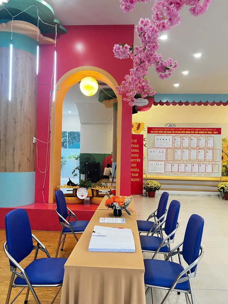 Phó Chủ tịch Quốc hội Nguyễn Khắc Định giám sát, kiểm tra công tác bầu cử tại Hà Nội- Ảnh 18.