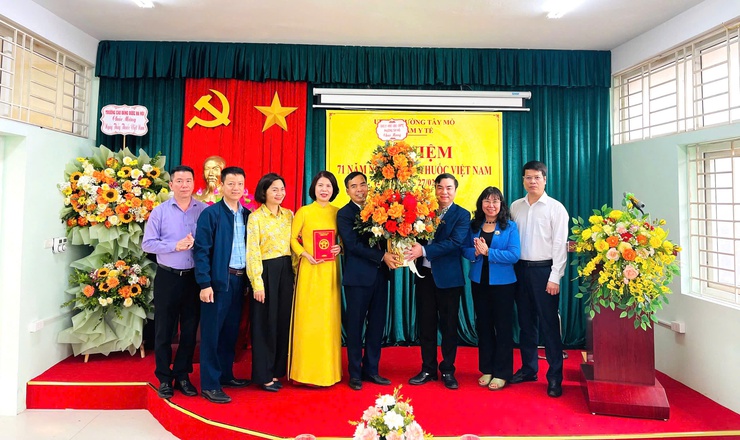 Trạm Y tế phường Tây Mỗ kỷ niệm 71 năm Ngày Thầy thuốc Việt Nam: Tôn vinh những "Lương y như từ mẫu"- Ảnh 2.