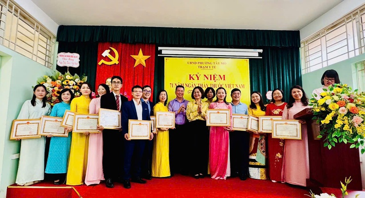 Trạm Y tế phường Tây Mỗ kỷ niệm 71 năm Ngày Thầy thuốc Việt Nam: Tôn vinh những "Lương y như từ mẫu"- Ảnh 4.