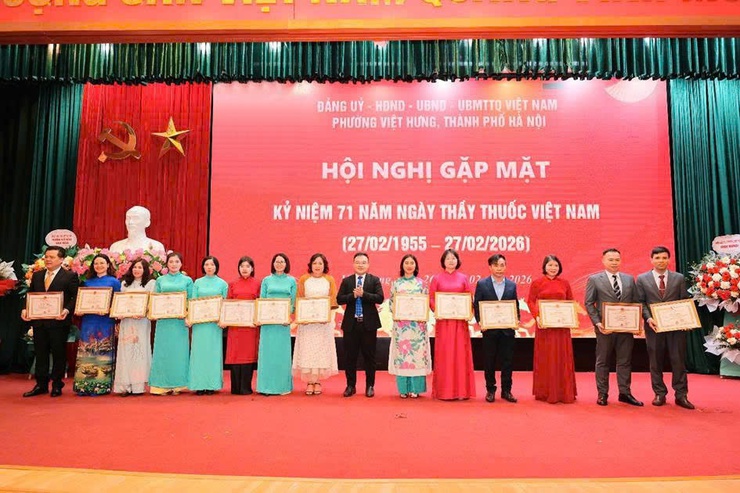 Phường Việt Hưng tổ chức Hội nghị kỷ niệm 71 năm Ngày Thầy thuốc Việt Nam (27/2/1955 – 27/2/2026)- Ảnh 11.