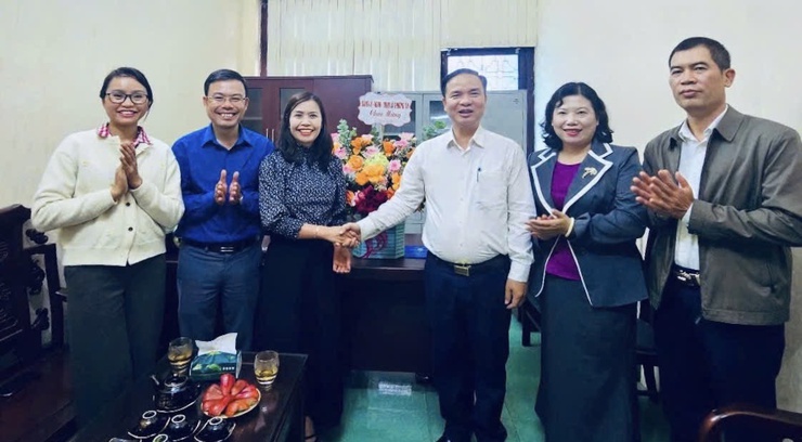 Lãnh đạo xã Thường Tín chúc mừng ngày Thầy thuốc Việt Nam- Ảnh 4.