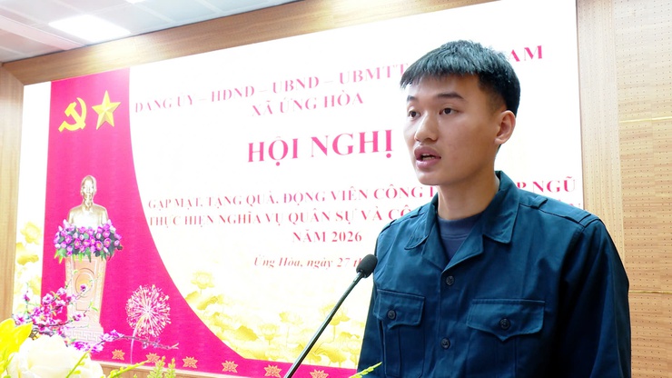 ỨNG HOÀ GẶP MẶT, TẶNG QUÀ ĐỘNG VIÊN THANH NIÊN LÊN ĐƯỜNG NHẬP NGŨ VÀ THỰC HIỆN THAM GIA CÔNG AN NHÂN DÂN NĂM 2026.- Ảnh 18.