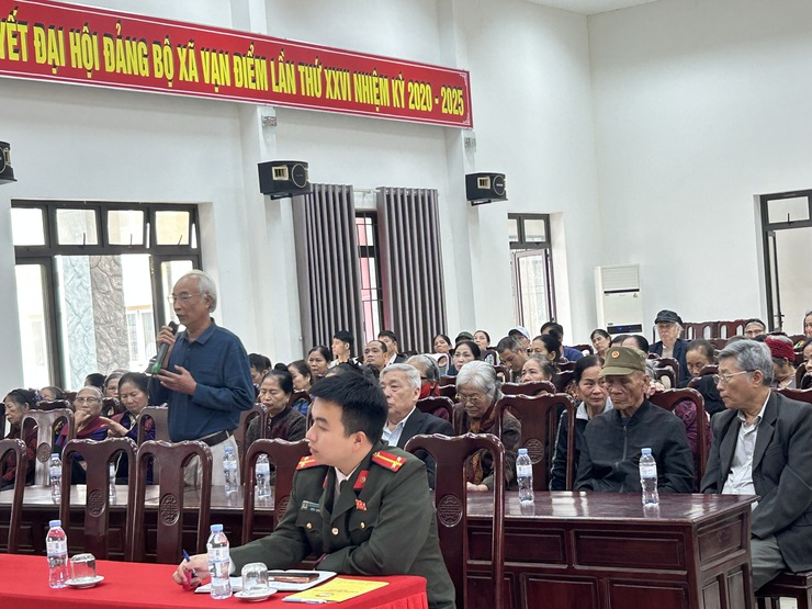 ĐƠN VỊ BẦU CỬ SỐ 4 TIẾP XÚC CỬ TRI TẠI THÔN VẠN ĐIỂM, ĐỖ XÁ- Ảnh 4.