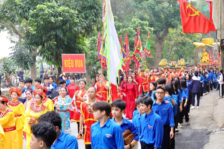 ĐẶC SẮC LỄ RƯỚC VUA GIẢ – ĐIỂM NHẤN NỔI BẬT CỦA LỄ HỘI ĐỀN SÁI, XÃ THƯ LÂM- Ảnh 5.