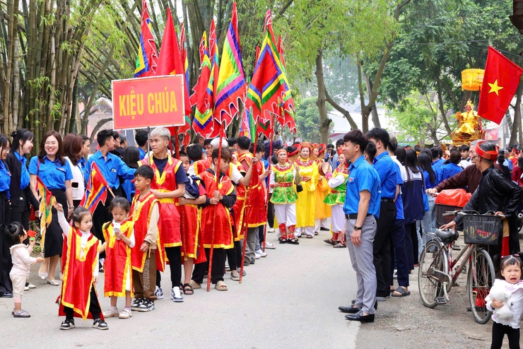 ĐẶC SẮC LỄ RƯỚC VUA GIẢ – ĐIỂM NHẤN NỔI BẬT CỦA LỄ HỘI ĐỀN SÁI, XÃ THƯ LÂM- Ảnh 6.