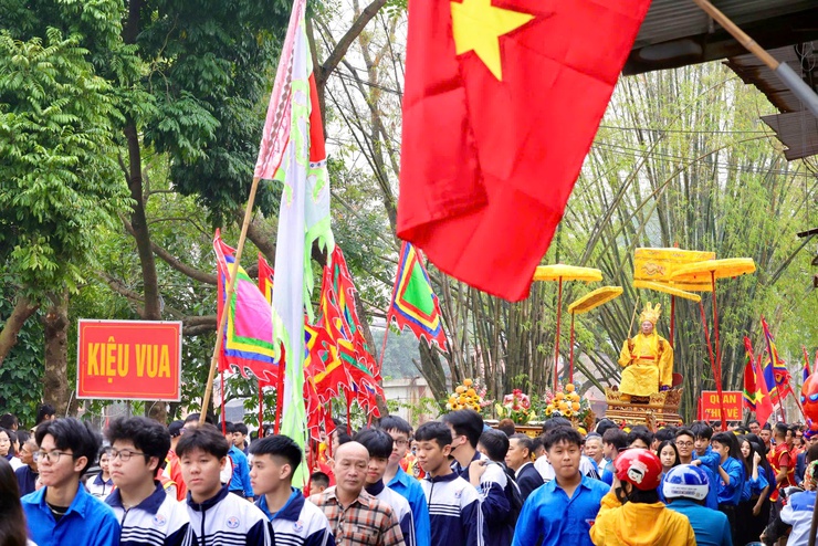 ĐẶC SẮC LỄ RƯỚC VUA GIẢ – ĐIỂM NHẤN NỔI BẬT CỦA LỄ HỘI ĐỀN SÁI, XÃ THƯ LÂM- Ảnh 8.