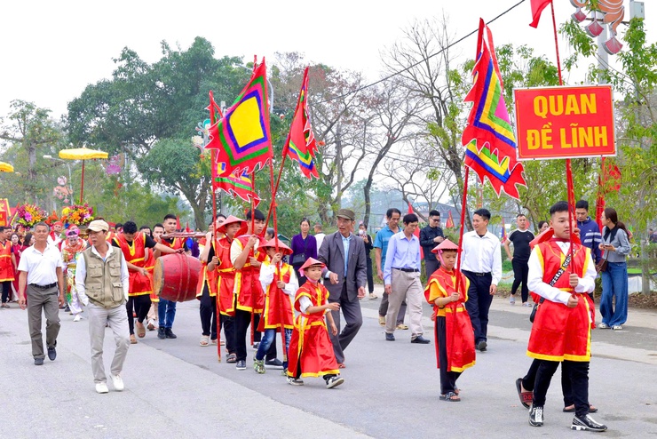 ĐẶC SẮC LỄ RƯỚC VUA GIẢ – ĐIỂM NHẤN NỔI BẬT CỦA LỄ HỘI ĐỀN SÁI, XÃ THƯ LÂM- Ảnh 14.