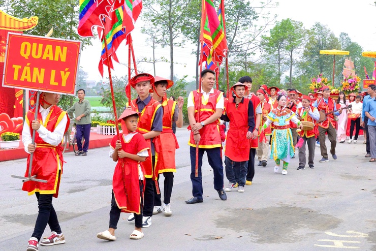 ĐẶC SẮC LỄ RƯỚC VUA GIẢ – ĐIỂM NHẤN NỔI BẬT CỦA LỄ HỘI ĐỀN SÁI, XÃ THƯ LÂM- Ảnh 17.