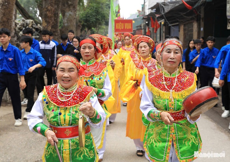 ĐẶC SẮC LỄ RƯỚC VUA GIẢ – ĐIỂM NHẤN NỔI BẬT CỦA LỄ HỘI ĐỀN SÁI, XÃ THƯ LÂM- Ảnh 23.