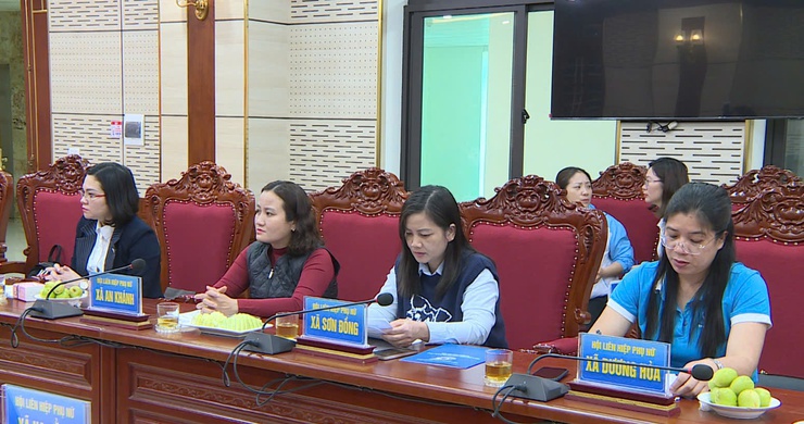 Cụm thi đua số 10 Hội LHPN TP Hà Nội hưởng ứng Tết trồng cây tại xã Phúc Thọ- Ảnh 4.