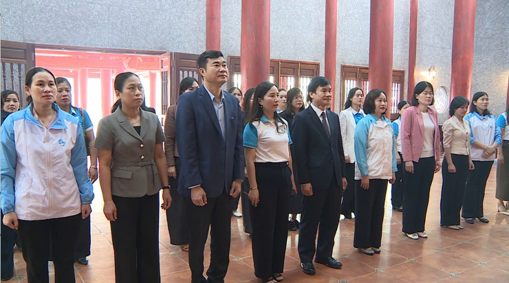 Cụm thi đua số 10 Hội LHPN TP Hà Nội hưởng ứng Tết trồng cây tại xã Phúc Thọ- Ảnh 6.