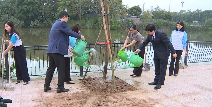 Cụm thi đua số 10 Hội LHPN TP Hà Nội hưởng ứng Tết trồng cây tại xã Phúc Thọ- Ảnh 7.