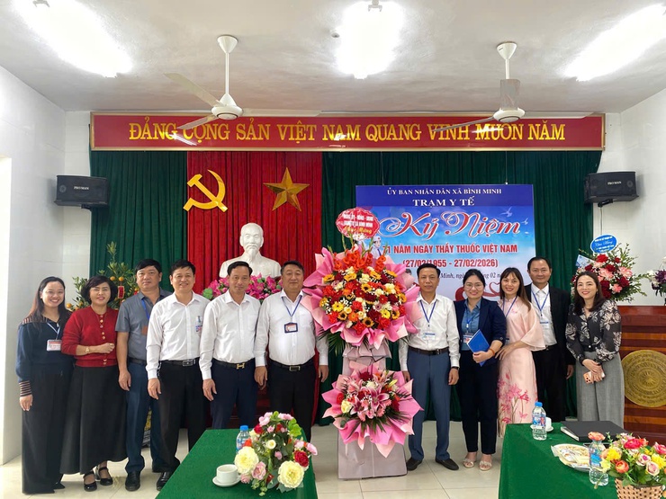 LÃNH ĐẠO XÃ BÌNH MINH THĂM, CHÚC MỪNG BỆNH VIỆN ĐA KHOA HÀ ĐÔNG VÀ TRẠM Y TẾ BÌNH MINH NHÂN KỶ NIỆM 71 NĂM NGÀY THẦY THUỐC VIỆT NAM (27/2/1955 – 27/2/2026)- Ảnh 1.