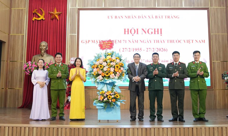 Bát Tràng tri ân những "chiến sĩ áo trắng" vì sức khỏe Nhân dân- Ảnh 7.