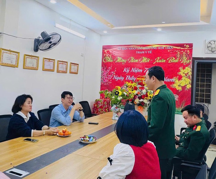 PHƯỜNG KIM LIÊN THĂM, CHÚC MỪNG TRẠM Y TẾ NHÂN 71 NĂM NGÀY THẦY THUỐC VIỆT NAM- Ảnh 6.