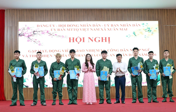 Xuân Mai gặp mặt, động viên công dân lên đường nhập ngũ, công dân thực hiện nghĩa vụ tham gia Công an nhân dân năm 2026- Ảnh 10.