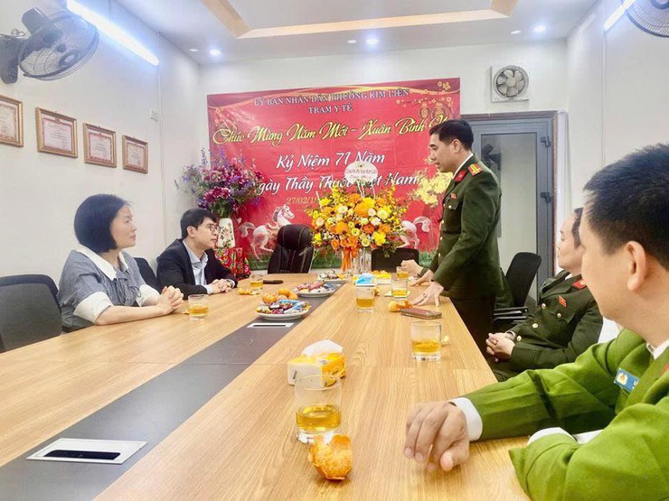 PHƯỜNG KIM LIÊN THĂM, CHÚC MỪNG TRẠM Y TẾ NHÂN 71 NĂM NGÀY THẦY THUỐC VIỆT NAM- Ảnh 4.