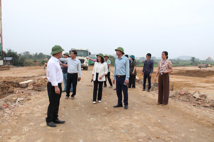 Ngày 27/2: Hòa Lạc bàn giao mặt bằng thực địa, bảo đảm tiến độ Dự án Đại lộ Thăng Long- Ảnh 4.