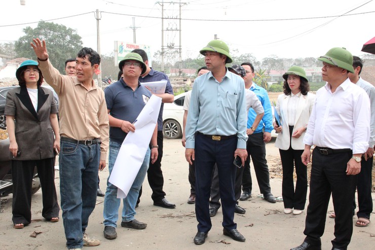 Ngày 27/2: Hòa Lạc bàn giao mặt bằng thực địa, bảo đảm tiến độ Dự án Đại lộ Thăng Long- Ảnh 1.