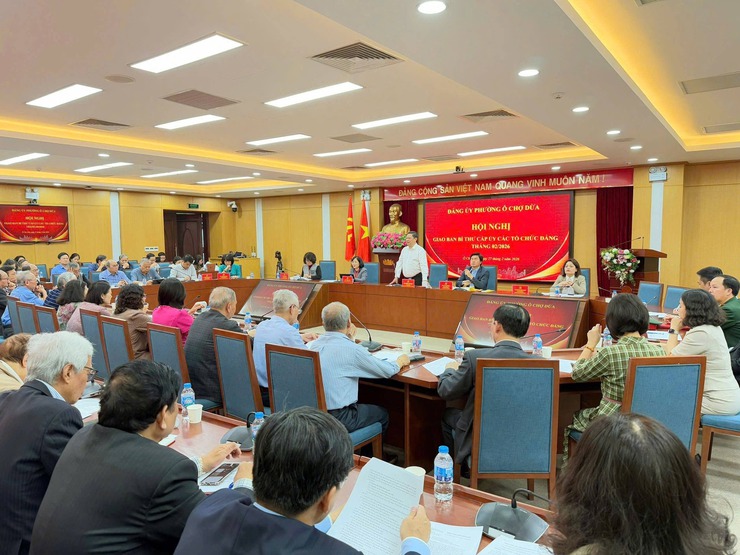 Hội nghị giao ban Bí thư cấp ủy các tổ chức Đảng Phường Ô Chợ Dừa tháng 02/2026- Ảnh 1.