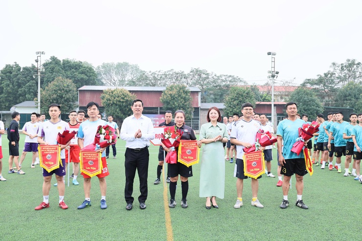 Xã Quảng Bị: sôi nổi Giải bóng đá mừng Đảng, mừng Xuân Bính Ngọ năm 2026- Ảnh 3.