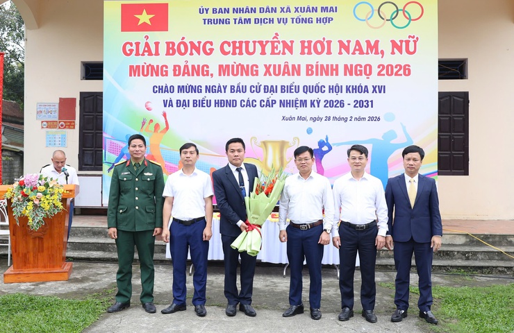 Sôi nổi giải bóng chuyền hơi mừng Đảng, mừng Xuân 2026 tại xã Xuân Mai- Ảnh 1.