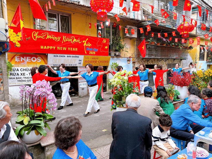 Tổ dân phố số 4, Thanh Xuân Nam rộn ràng Hội hoa mừng Đảng, mừng Xuân- Ảnh 6.
