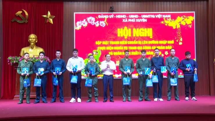 Xã Phú Xuyên gặp mặt thanh niên chuẩn bị lên đường nhập ngũ thực hiện nghĩa vụ tham gia Công an nhân dân và quân nhân xuất ngũ năm 2026- Ảnh 10.