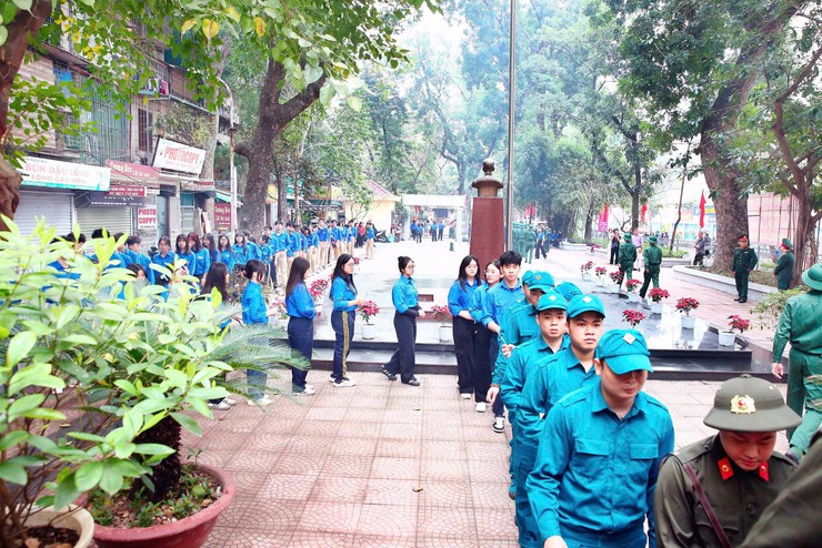 Phường Kim Liên tổ chức lễ kết nạp Đảng cho 04 quần chúng ưu tú trước khi lên đường thực hiện nghĩa vụ quân sự- Ảnh 7.