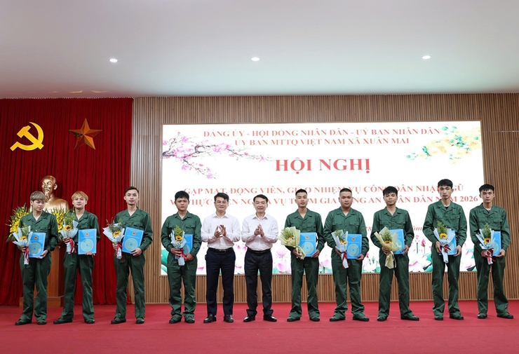 Xuân Mai gặp mặt, động viên công dân lên đường nhập ngũ, công dân thực hiện nghĩa vụ tham gia Công an nhân dân năm 2026- Ảnh 5.