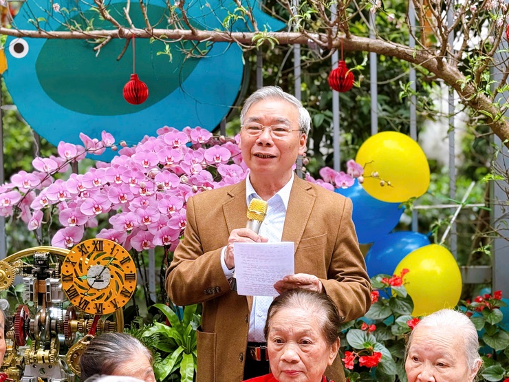 Tổ dân phố số 4, Thanh Xuân Nam rộn ràng Hội hoa mừng Đảng, mừng Xuân- Ảnh 1.