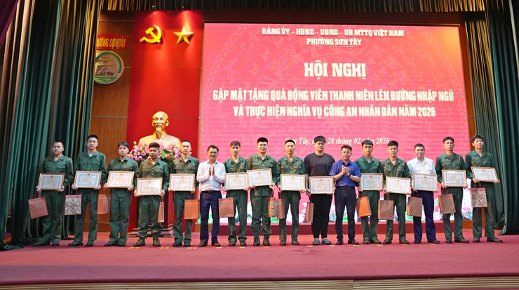 PHƯỜNG SƠN TÂY GẶP MẶT, ĐỘNG VIÊN CÔNG DÂN LÊN ĐƯỜNG NHẬP NGŨ- Ảnh 4.