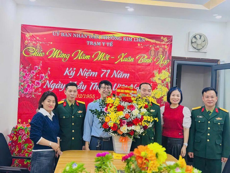 PHƯỜNG KIM LIÊN THĂM, CHÚC MỪNG TRẠM Y TẾ NHÂN 71 NĂM NGÀY THẦY THUỐC VIỆT NAM- Ảnh 5.