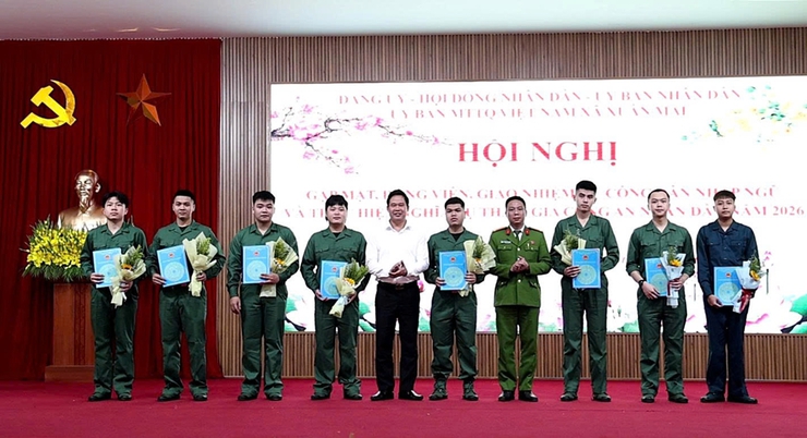 Xuân Mai gặp mặt, động viên công dân lên đường nhập ngũ, công dân thực hiện nghĩa vụ tham gia Công an nhân dân năm 2026- Ảnh 8.