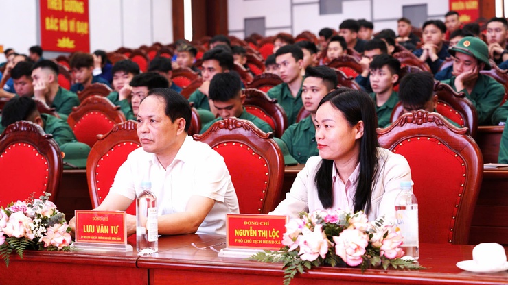 Xã Quang Minh gặp mặt, động viên công dân lên đường thực hiện nghĩa vụ quân sự và nghĩa vụ tham gia Công an nhân dân năm 2026- Ảnh 1.