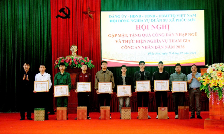 Xã Phúc Sơn tổ chức Hội nghị gặp mặt công dân nhập ngũ và thực hiện nghĩa vụ tham gia Công an nhân dân năm 2026- Ảnh 4.