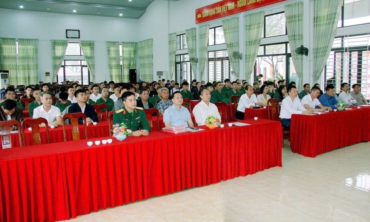 Xã Phúc Sơn tổ chức Hội nghị gặp mặt công dân nhập ngũ và thực hiện nghĩa vụ tham gia Công an nhân dân năm 2026- Ảnh 1.