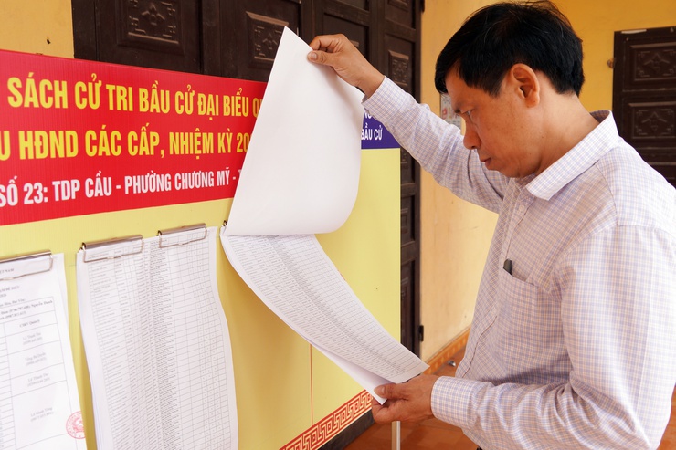 Đồng chí Vũ Ngọc Hòa, Phó Bí thư Thường trực Đảng ủy phường kiểm tra các khu vực bỏ phiếu bầu cử đại biểu Quốc hội Việt Nam khóa XVI và đại biểu HĐND các cấp nhiệm kỳ 2026 – 2031- Ảnh 13.