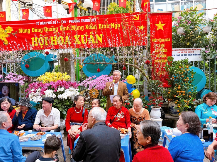 Tổ dân phố số 4, Thanh Xuân Nam rộn ràng Hội hoa mừng Đảng, mừng Xuân- Ảnh 2.