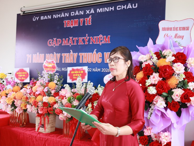 Trạm y tế xã Minh Châu tổ chức kỷ niệm 71 năm Ngày Thầy thuốc Việt Nam.- Ảnh 4.