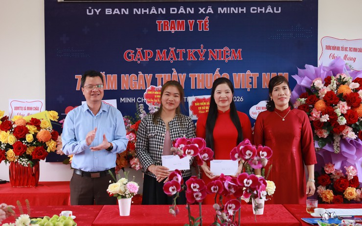 Trạm y tế xã Minh Châu tổ chức kỷ niệm 71 năm Ngày Thầy thuốc Việt Nam.- Ảnh 2.