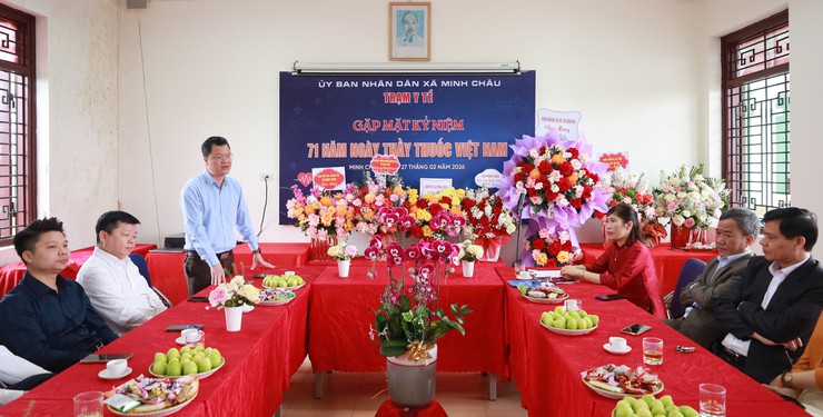 Trạm y tế xã Minh Châu tổ chức kỷ niệm 71 năm Ngày Thầy thuốc Việt Nam.- Ảnh 3.