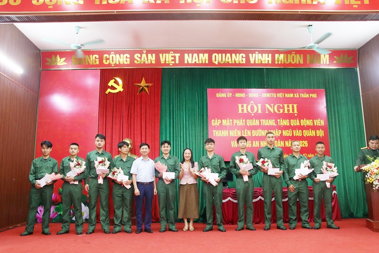 Xã Trần Phú tổ chức gặp mặt, tặng quà thanh niên lên đường thực hiện nghĩa vụ tham gia Công an nhân dân năm 2026- Ảnh 9.