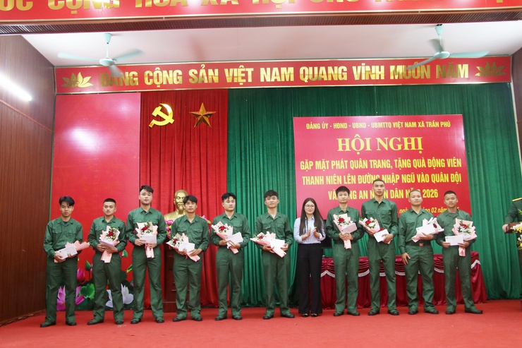Xã Trần Phú tổ chức gặp mặt, tặng quà thanh niên lên đường thực hiện nghĩa vụ tham gia Công an nhân dân năm 2026- Ảnh 10.