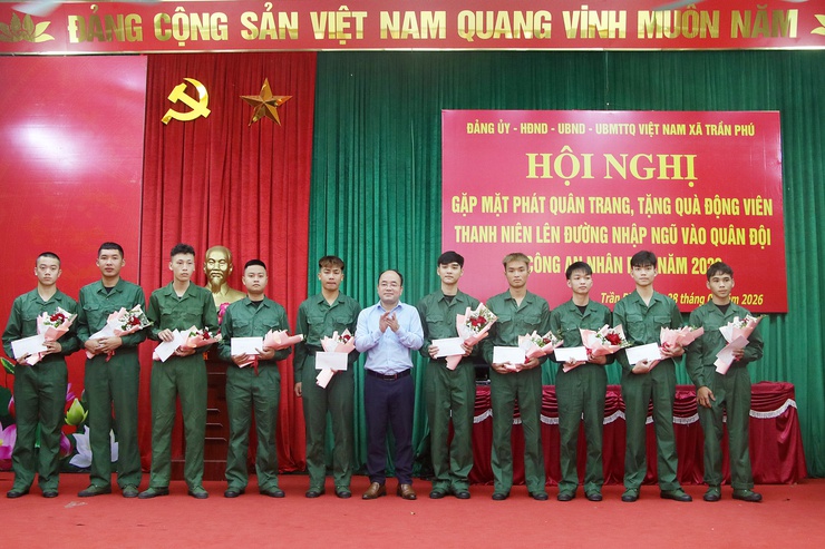Xã Trần Phú tổ chức gặp mặt, tặng quà thanh niên lên đường thực hiện nghĩa vụ tham gia Công an nhân dân năm 2026- Ảnh 11.