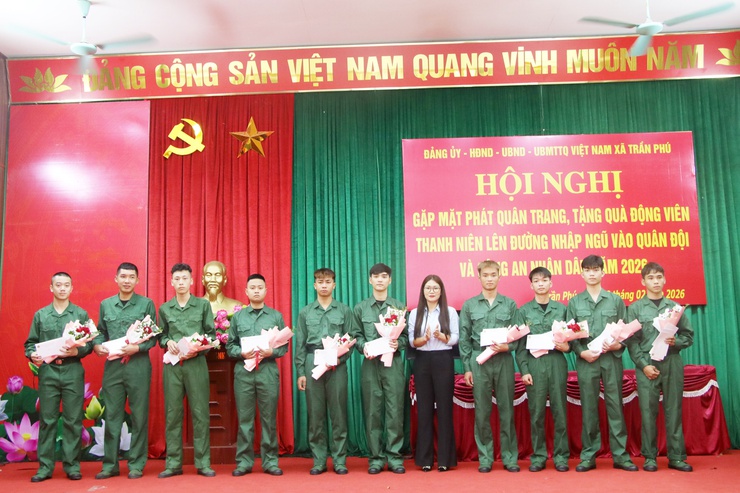 Xã Trần Phú tổ chức gặp mặt, tặng quà thanh niên lên đường thực hiện nghĩa vụ tham gia Công an nhân dân năm 2026- Ảnh 14.