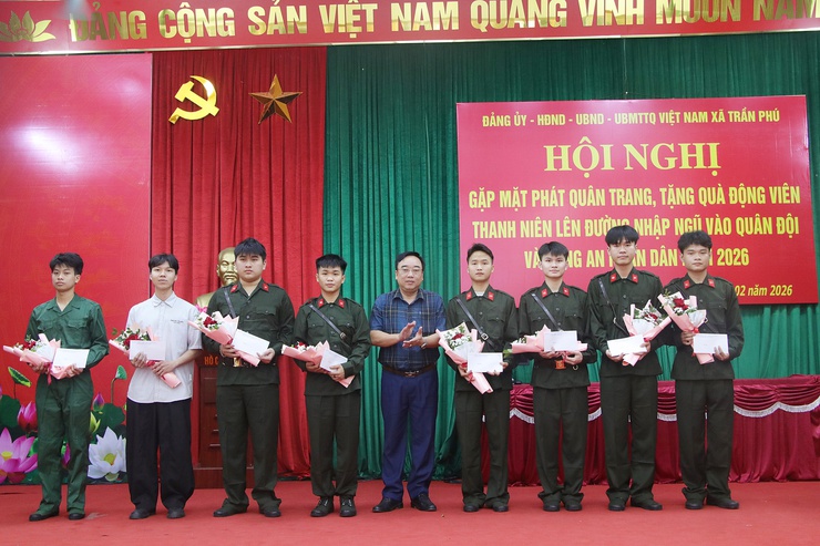 Xã Trần Phú tổ chức gặp mặt, tặng quà thanh niên lên đường thực hiện nghĩa vụ tham gia Công an nhân dân năm 2026- Ảnh 15.