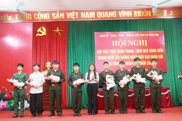 Xã Trần Phú tổ chức gặp mặt, tặng quà thanh niên lên đường thực hiện nghĩa vụ tham gia Công an nhân dân năm 2026- Ảnh 17.