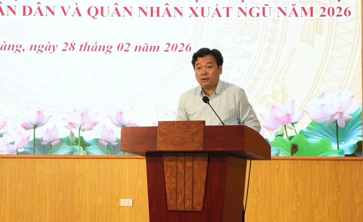 Bát Tràng gặp mặt, động viên 36 tân binh lên đường nhập ngũ và 23 quân nhân xuất ngũ năm 2026- Ảnh 1.