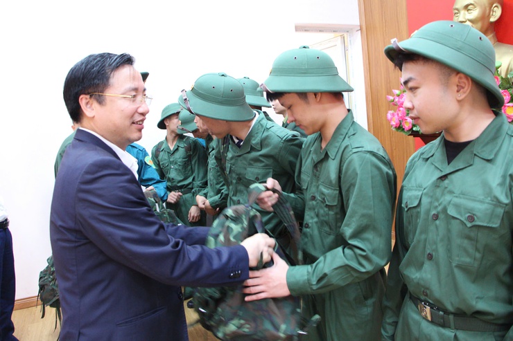 Xã Phú Nghĩa: Tổ chức gặp mặt, cấp phát quân trang, tặng quà động viên công dân nhập ngũ năm 2026- Ảnh 5.